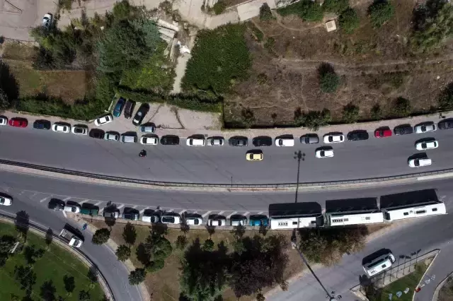 Kuyumcukent'te otopark aidatına yüzde 120 zam geldi! Çalışanlar araçlarını yol kenarlarına park etti