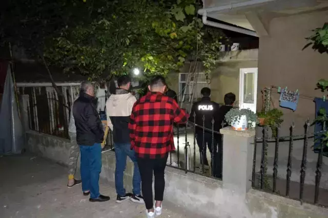 Sigara içmek için çıktığı balkondan 3 kat düşerek hayatını kaybetti