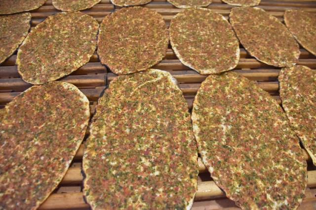 Evde lahmacun nasıl yapılır, lahmacun içi nasıl hazırlanır?