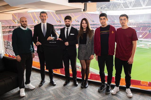 Galatasaray'da yeni iş birliği! Espor forma ense sponsorunu açıkladı
