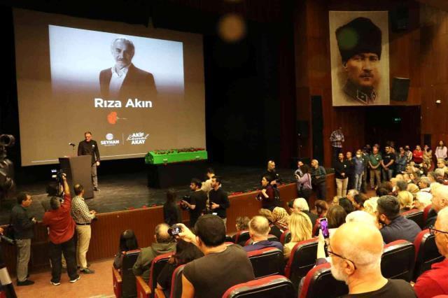 Oyuncu Rıza Akın memleketi Adana'da son yolculuğuna uğurlandı