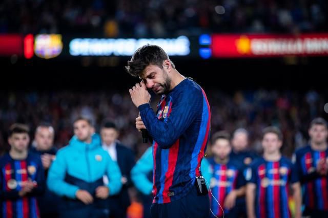 Pique futbolu bıraktı mı? Pique neden futbolu bıraktı? Pique ne zaman jübile yapacak?