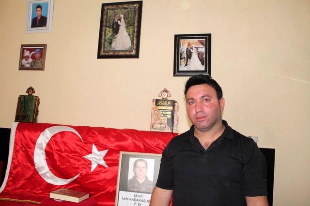 Acılı ağabey, şehit düşen kardeşinin bavulunu tam 10 yıl sonra açtı