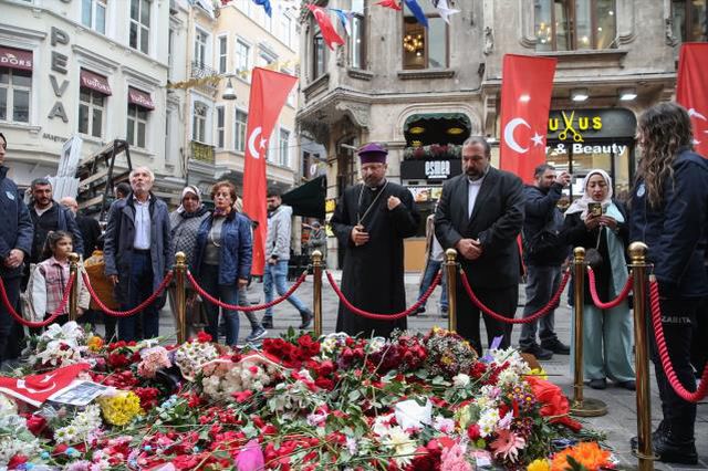 Son dakika! Kanlı saldırının yaşandığı İstiklal Caddesi'nde birlik ve beraberlik yürüyüşü düzenlendi