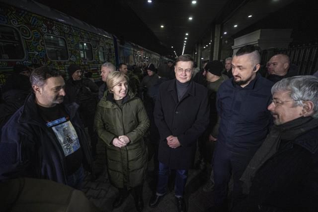 Kiev'den Rus ordusunun çekildiği Herson'a ilk yolcu treni