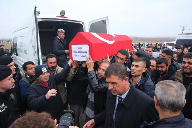 Yürek yakan anlar! Gaziantep'in çocuk şehidi Hasan'a kardeşlerinden son veda