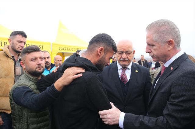 Yürek yakan anlar! Gaziantep'in çocuk şehidi Hasan'a kardeşlerinden son veda