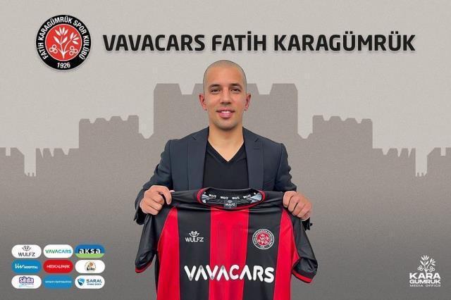 Eski Galatasaraylı, Süper Lig'de kaldı! Resmi sözleşmeye resmen imza attı