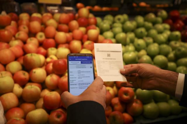 Ticaret Bakanlığı marketlerde 'fahiş fiyat' denetimi yaptı