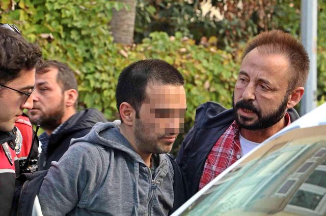 Kan donduran cinayet! Tartıştığı annesini boğazından bıçaklayarak öldürdü