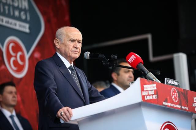 Bahçeli'den binlerce kişi önünde Akşener'e tepki: Gizli işlerini görmemek mümkün değil