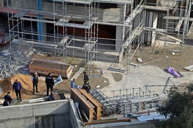 İnşaattaki iskeleyi toplayan işçi 8'inci kattan düşerek hayatını kaybetti