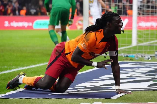 Son Dakika: Aslan, Fenerbahçe'yi zirveden indirdi! İstanbulspor'u 2-1 mağlup eden Galatasaray, Spor Toto Süper Lig'in yeni lideri oldu.