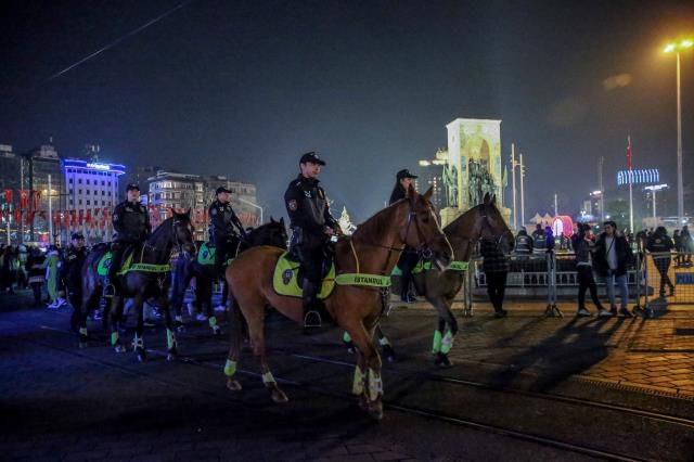 Yeni yıla saatler kala adım atacak yer kalmadı! Kutlamaların adresi yine Taksim
