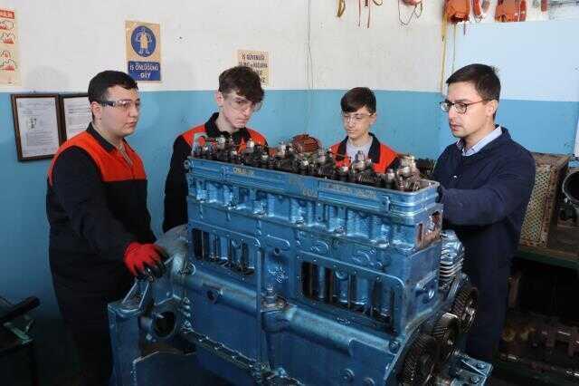 Bu liseden mezun olanlar 37 bin 500 TL maaşla işe başlıyor