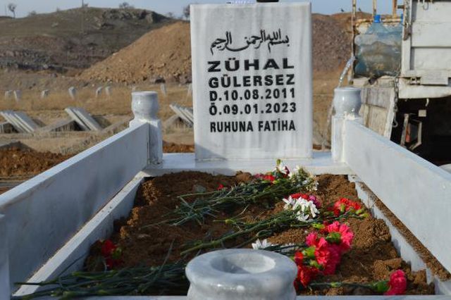 Annesinin cenazesini kabul etmediği zihinsel engelli Zühal'in mezarını, Bakanlık yaptırdı