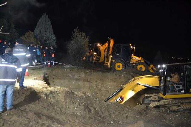 Manisa'da baba ile oğlunun kuyuda ölümüyle ilgili zanlılar birbirini suçladı