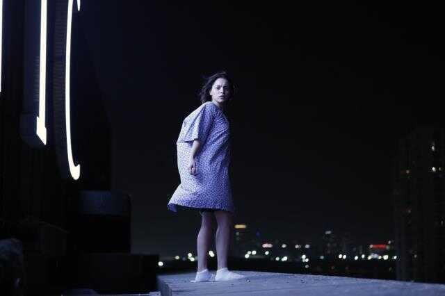 İyilik dizisinin başrolü Sera Kutlubey, sahne gereği çıktığı metrelerce yükseklikte dublör kullanmadı