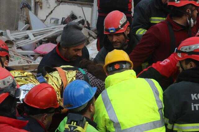 Son Dakika: Depremin 158. saatinde bir mucize daha! Hatay'da 63 yaşındaki Hafsa Dağcı, enkaz altından sağ kurtarıldı