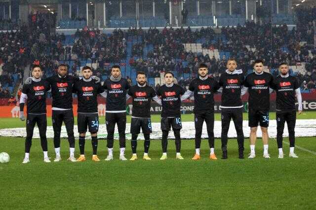 Trabzon'da herkes tek renk! Dakikalar ekrana geldiğinde tüm stat aynı tezahüratı haykırdı