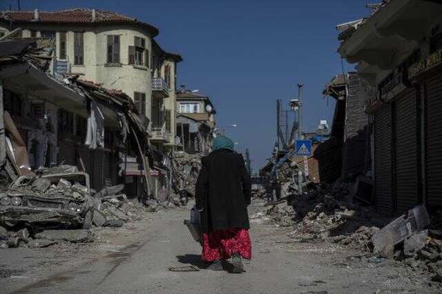 Son Dakika: Depremde hayatını kaybedenlerin sayısı 39 bin 672'ye yükseldi