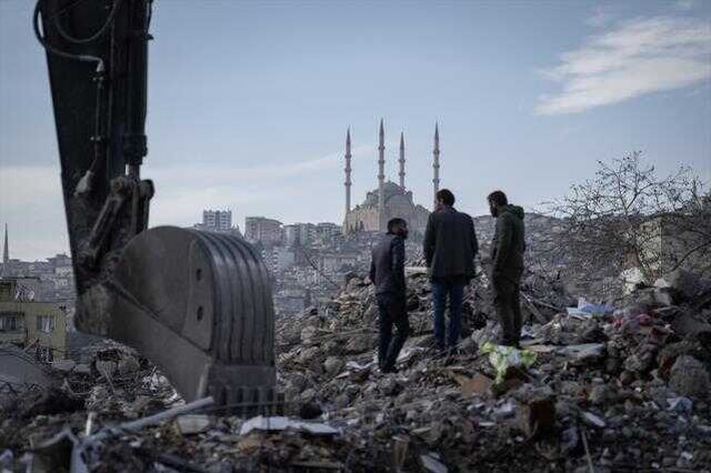 Hasar tespit çalışmalarında gelinen son durumu Bakan Kurum paylaştı: 118 bin bina acil yıkılacak