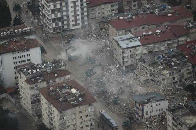 Hatay'da depremin yol açtığı yıkım havadan görüntülendi