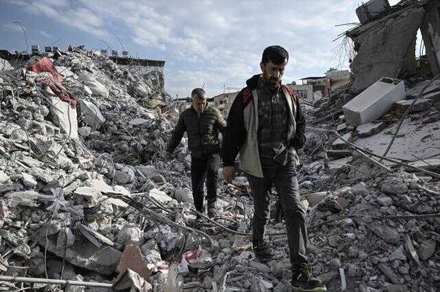 Hatay'da hayatını kaybeden 5 kişi depreme eşyalarını almak için girdikleri hasarlı binada yakalandı