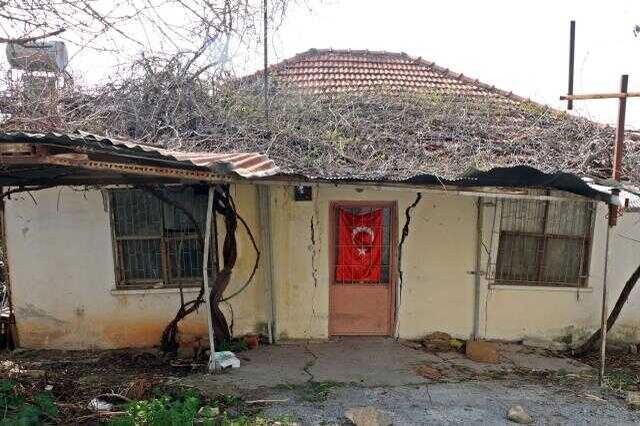 Antalya'da eğik evlerde diken üstünde yaşam