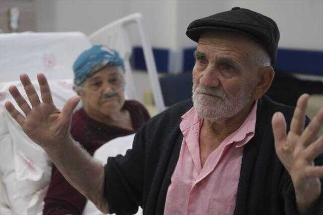 65 yıllık eşini enkaz altından kurtaran yaşlı adam o anları anlattı: 'Ölürsem öleyim, onu almadan olmaz' dedim