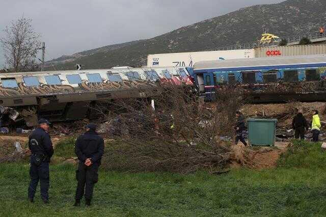 Yunanistan'da 42 kişiye mezar olan kaza sonrası 3 ayrı şehirde halk sokağa döküldü