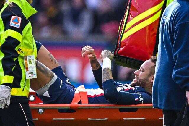 PSG'nin süper yıldızı Neymar sezonu kapattı