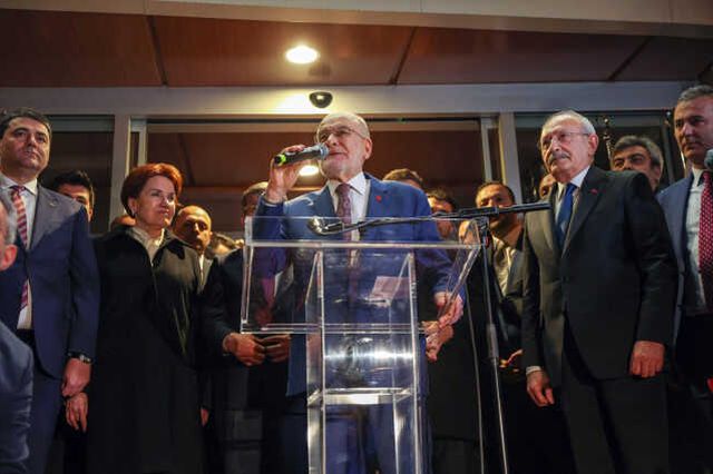 Canlı yayında soruldu! Temel Karamollaoğlu'ndan, 'Erbakan'ın kemiklerini mi sızlattınız?' sorusuna yanıt