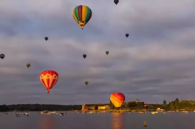 Avustralya'da Sıcak Hava Balonu Festivali Renkli Görüntülere Sahne Oldu