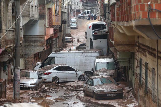 Deprem bölgesindeki sel felaketinin boyutu suların çekilmesiyle gözler önüne serildi