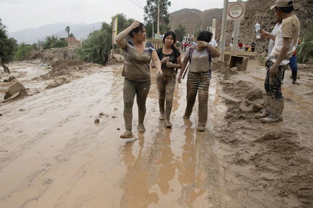 Yaku Kasırgası Peru'da Hayatı Felç Etti