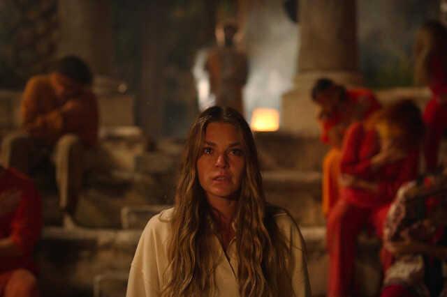 Aslı Enver ve Mehmet Günsur'un başrol olduğu Arayış dizisinden ilk kareler yayınlandı