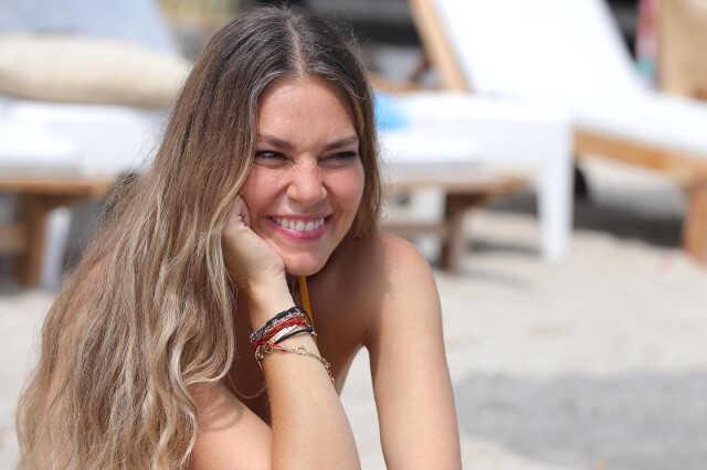 Aslı Enver ve Mehmet Günsur'un başrol olduğu Arayış dizisinden ilk kareler yayınlandı