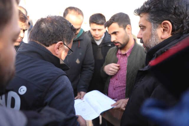 Bir haftada kurulan 2 konteyner çarşı, Adıyamanlı esnafları tekrar ticari hayata döndürdü