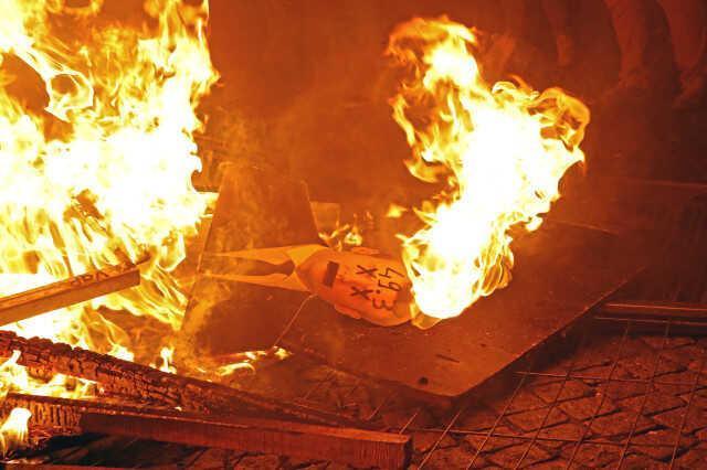 Paris'te emeklilik reformu karşıtı gösterilerde gözaltına alınanların sayısı 243'e ulaştı