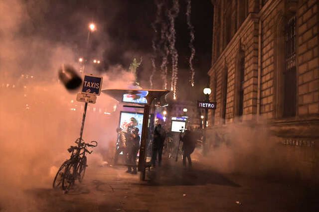 Fransa'da polis müdahalesiyle göstericinin parmağının koptuğu öne sürüldü