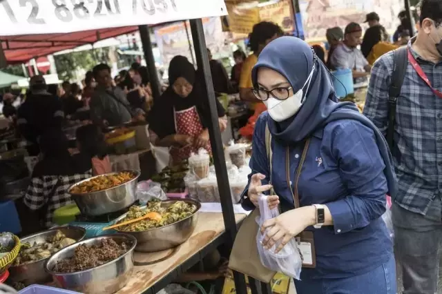 Endonezya Pazarında Ramazan Coşkusu