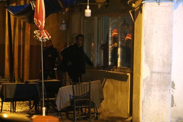 Psikolojik rahatsızlığı olan şahıs, eşi ile 2 çocuğunu benzin ve baltayla rehin aldı