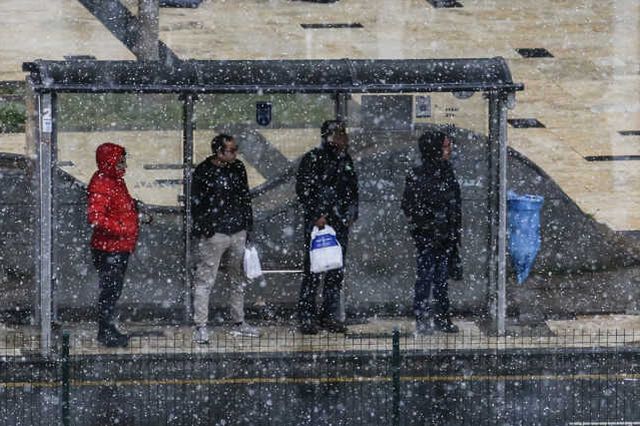İstanbul'un yüksek kesimlerine kar yağdı