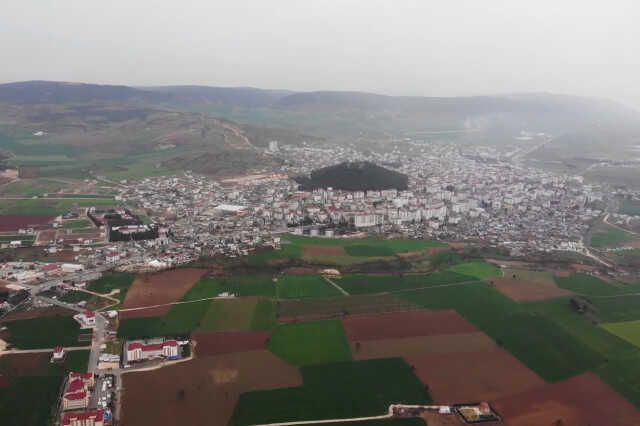 Şehir dışındaki ailesinin yanına gidecekken depreme yakalandı: Kendisi kurtuldu, oğlu öldü