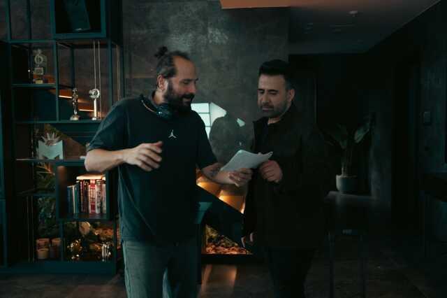 EMRAH 'GÖTÜR BENİ GİTTİĞİN YERE' İLE DÖNDÜ! EMRAH'IN FENOMEN ŞARKISI BİLET DÜKKANI'NIN LANSMAN SLOGANI OLDU