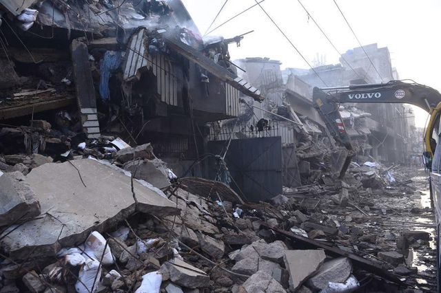Pakistan'daki Fabrika Yangınında 4 İtfaiye Eri Hayatını Kaybetti