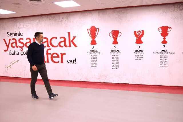 Trabzonspor'un Bjelica paylaşımındaki detay Fenerbahçe taraftarını çıldırttı