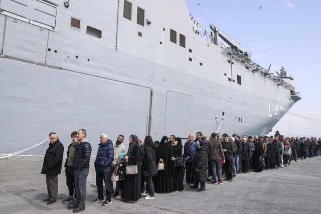 TCG Anadolu gemisine ziyaretçi akını sürüyor