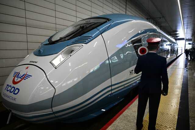 Ankara-Sivas Hızlı Tren Hattı'nın açılışına katılmayan Cumhurbaşkanı Erdoğan müjdeyi sosyal medyadan verdi: Mayıs sonuna kadar ücretsiz